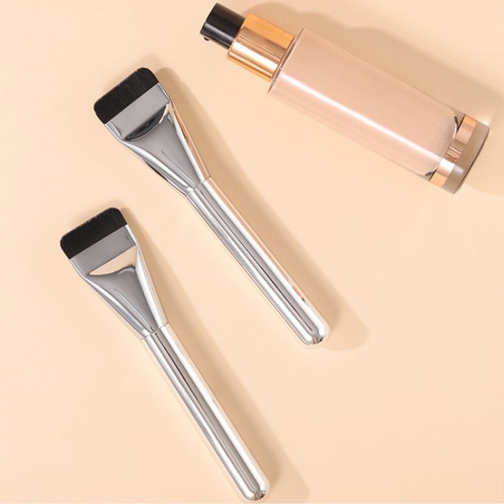 Cọ Đánh Phấn Tán Nền Màu Bạc Foundation Brush Hình Vuông Che Khuyết Điểm Dành Cho Makeup Trang Điểm
