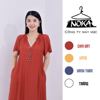Đầm đũi lụa cổ chun dáng suông đính cúc cách điệu V50 NOKA