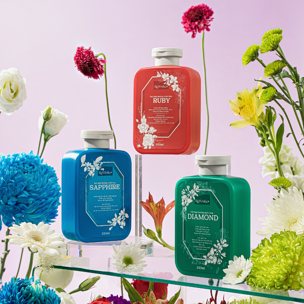 Gel Tắm Hương Nước Hoa Ruby ReWhitez Làm Sạch Sâu, Phù Hợp Với Mọi Loại Da Kể Cả Da Nhạy Cảm 250ml