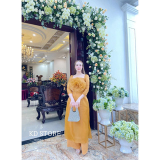 Sét áo dài hoa giữa ngực