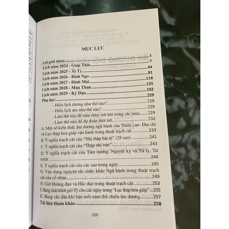 Sách - Âm dương đối lịch 2024 - 2029