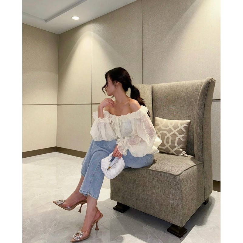 Joile- Áo trễ vai dáng bí phồng rút chun baby Jerry Blouse