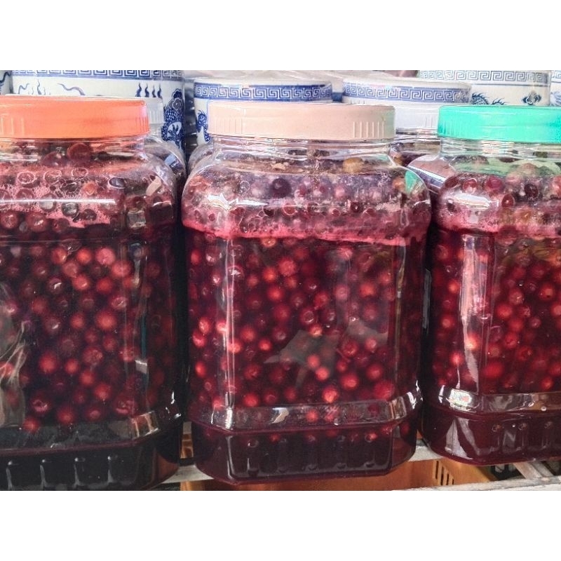 1 bình hơn 5kg nho rừng ngâm sẵn