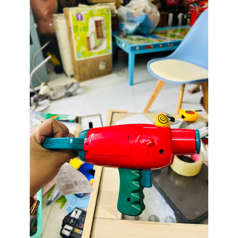 Đồ chơi bắn hơi dùng pin cho bé Buddy Toolz