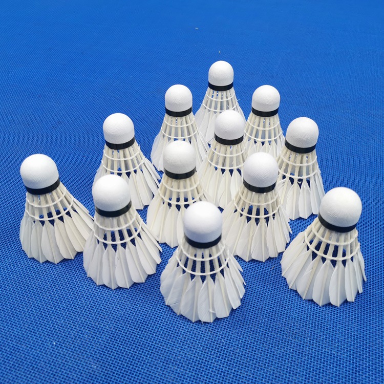 Quả cầu lông giá siêu rẻ tiêu chuẩn thi đấu phù hợp cho học sinh sinh viên