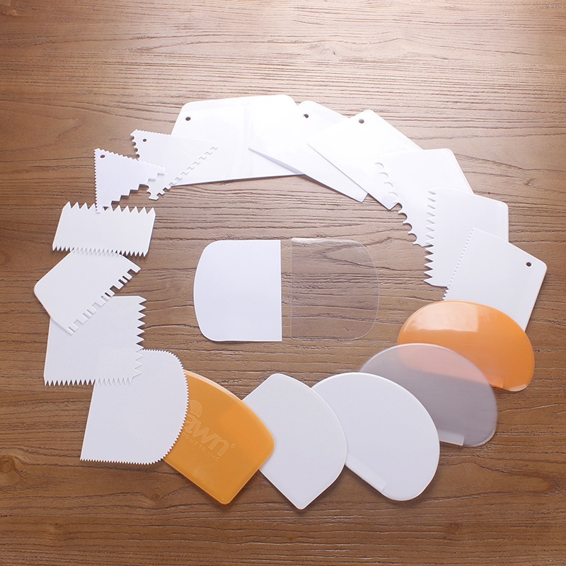 Miếng Chà Nhựa Tạo Vân Bánh / Vét Bột Răng Cưa