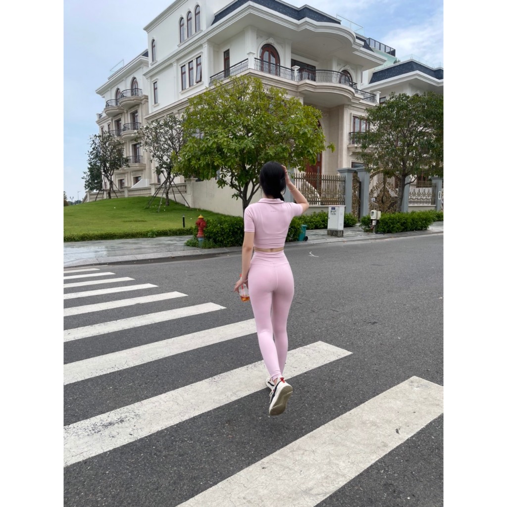 Áo tập thể thao gym yoga nữ croptop GB chất vải poly cao cấp, dày dặn co dãn tốt.