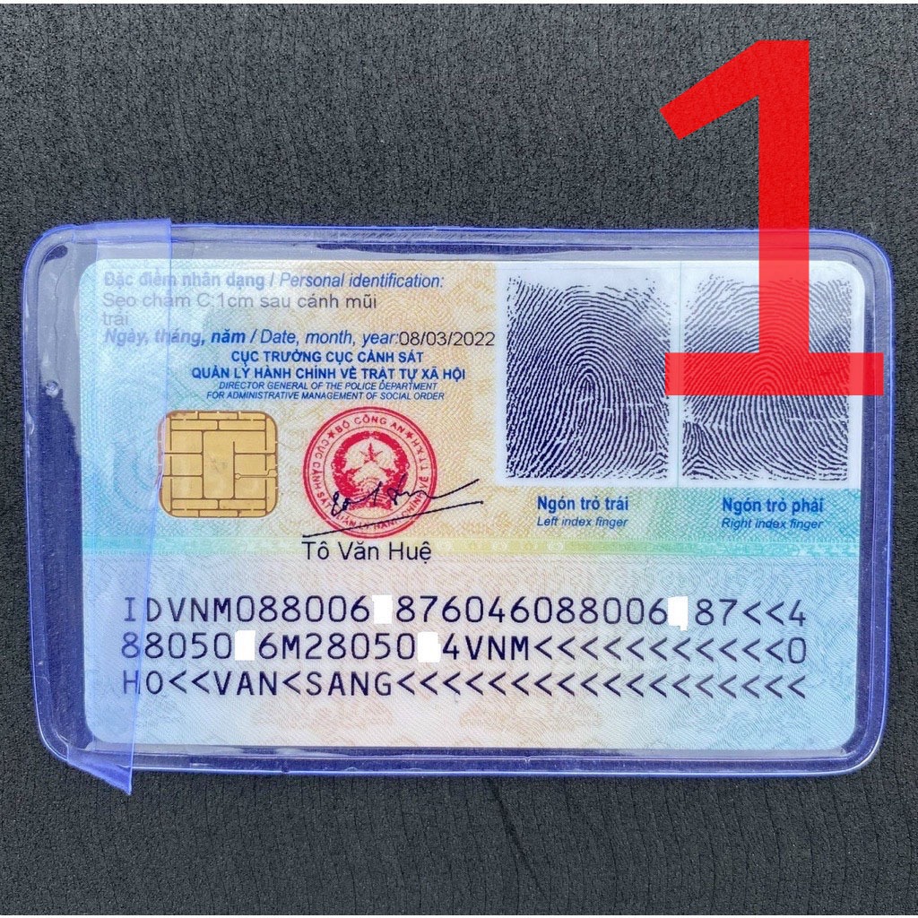 Một cái t h ẻ n h ự a đựng c c c d chống thấm nước bảo quản được lâu bền màu cho các loại vừa tiện Quần Jean nam