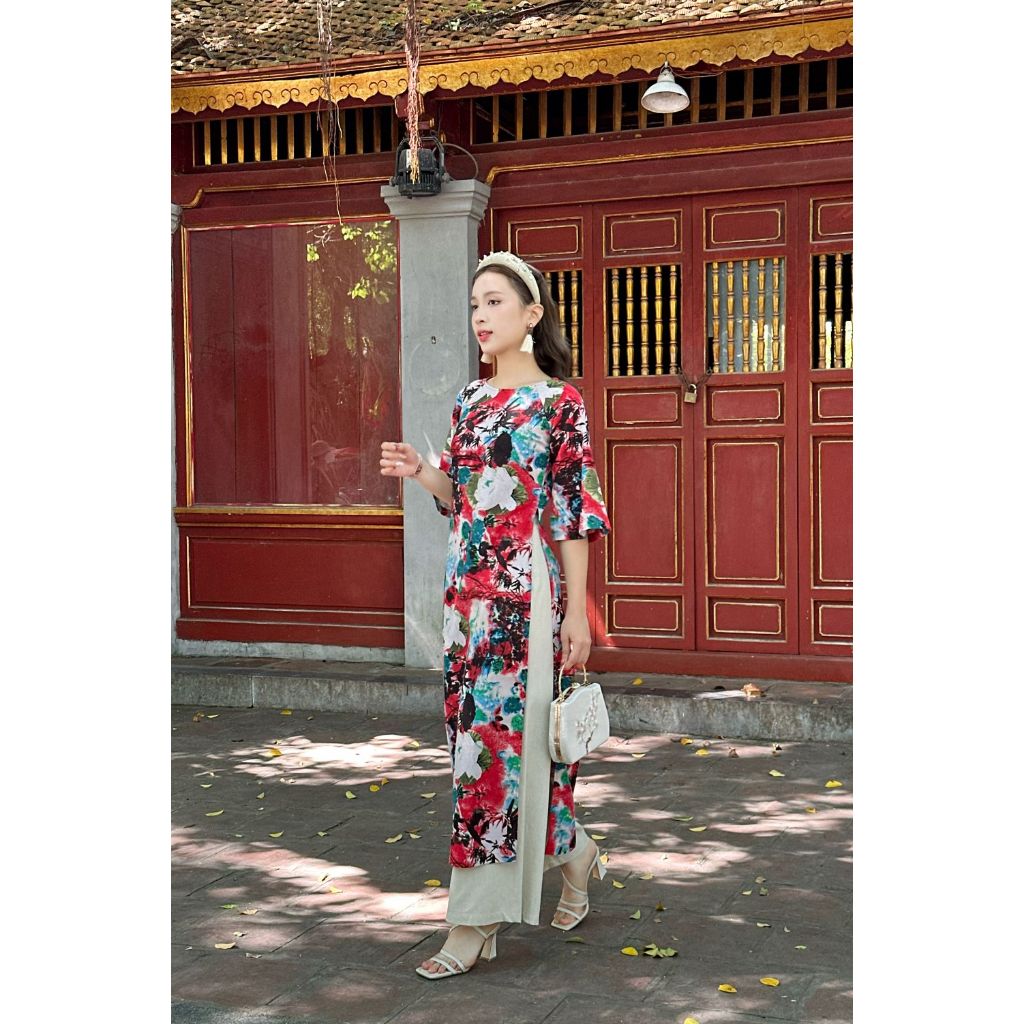 Áo dài cách tân OZ Design House AD35465SUM23 linen cổ thuyền tay loe nền đỏ in hoa