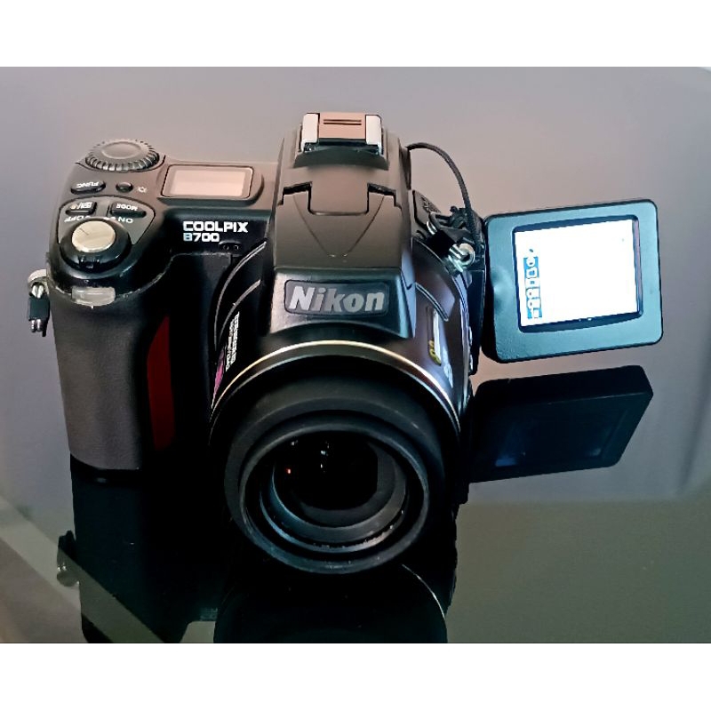 Máy ảnh kts Nikon 8700