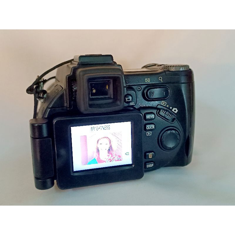 Máy ảnh kts Nikon 8700