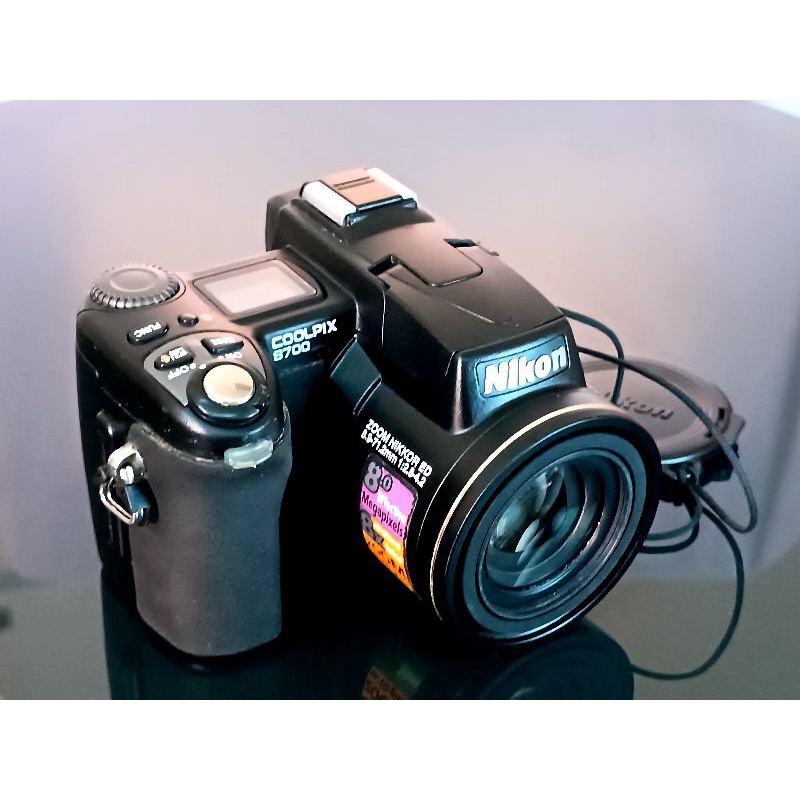 Máy ảnh kts Nikon 8700