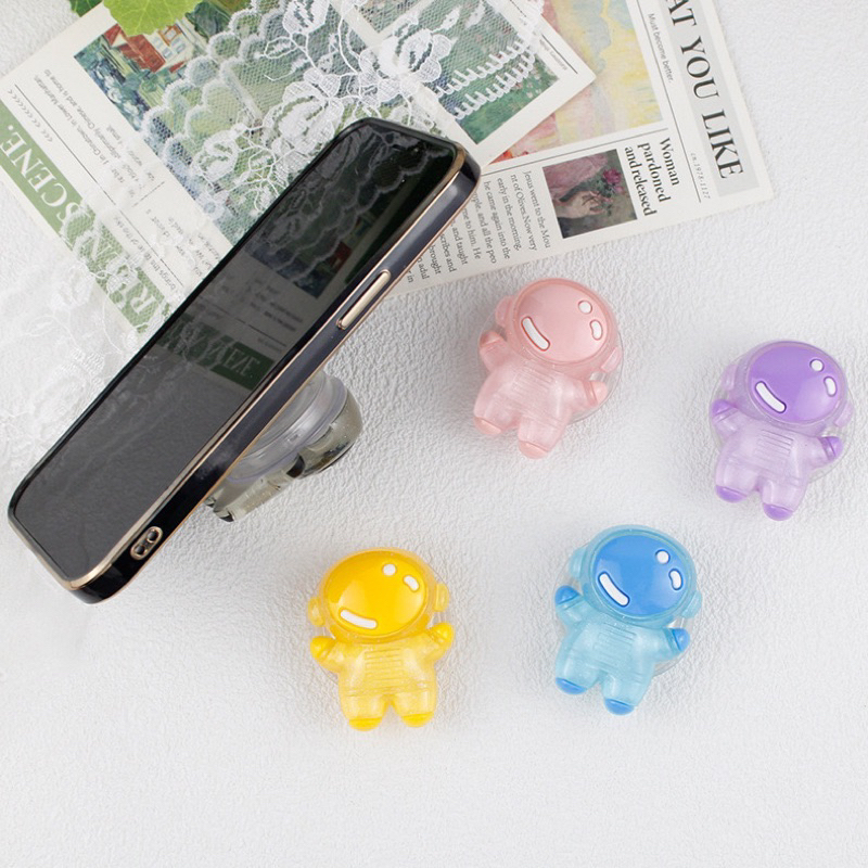 Pop giá đỡ gợn sóng kèm sticker gấu dâu lotso tiện lợi dùng làm giá đỡ xem phim, nghe nhạc,..