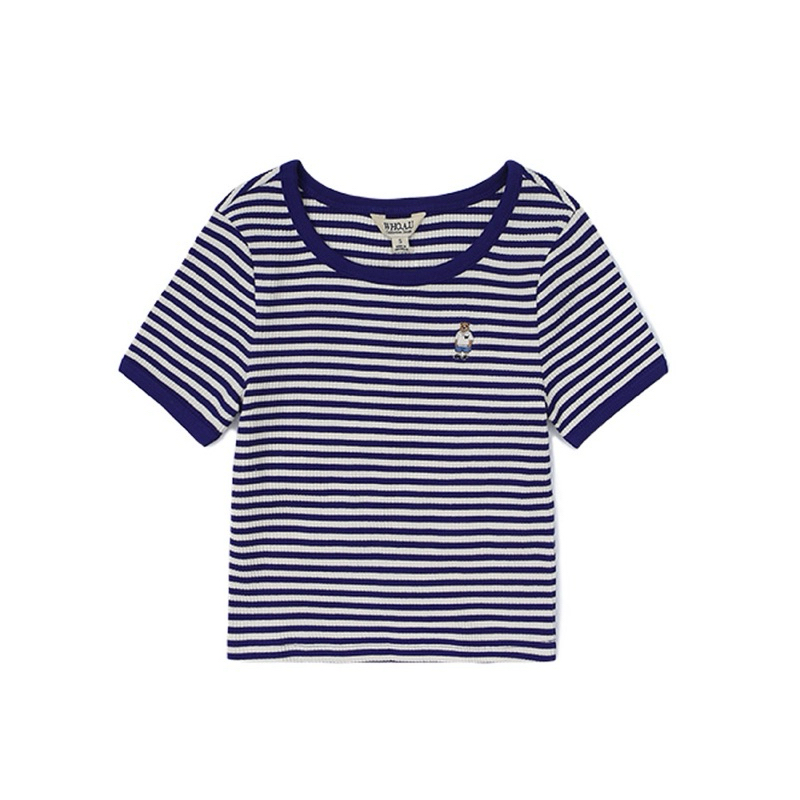 Áo phông cộc kẻ whoau croptop thêu gấu chính hãng