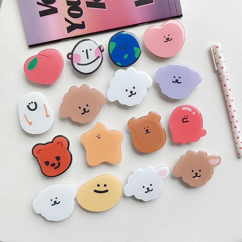 Pop giá đỡ gợn sóng kèm sticker gấu dâu lotso tiện lợi dùng làm giá đỡ xem phim, nghe nhạc,..