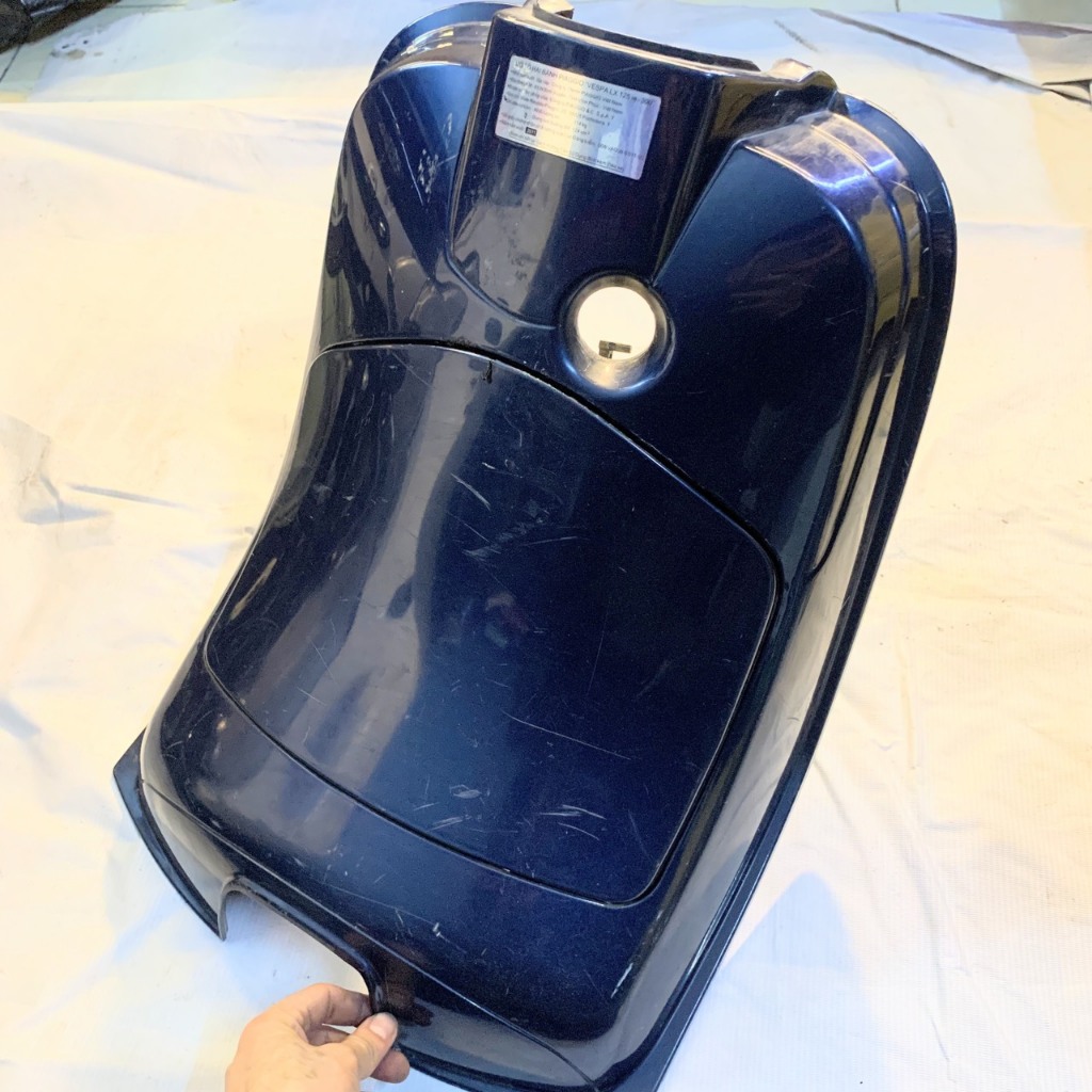 Thùng cốp trước/Dựng Cốp trước vespa LX xanh đen (hàng zin tháo xe chính hãng piagio còn rất mới
