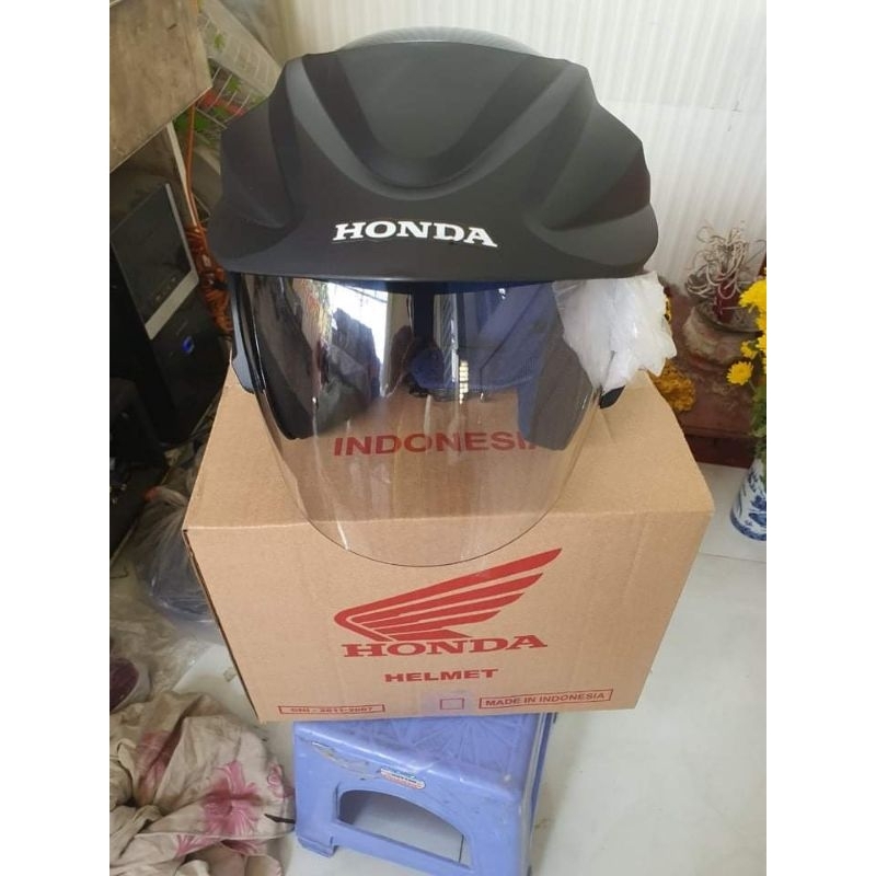 NÓN/MŨ HONDA 3/4 HMJ 1 CÓ TRẦY XƯỚC DO VẬN CHUYỂN THEO XE MÁY.