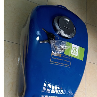 Thùng xăng ba bánh kiểu mới nắp âm khóa xăng màu xanh
