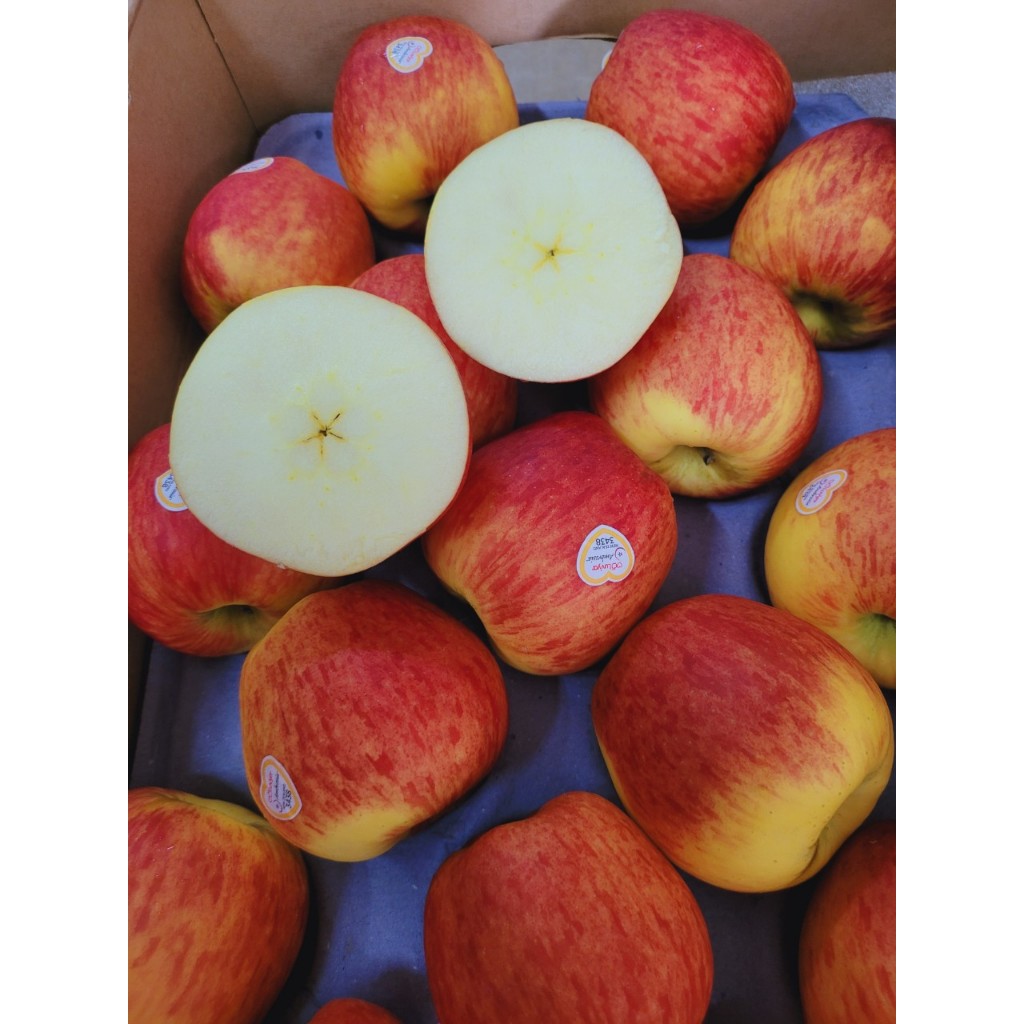 1 Thùng Táo Am 9.5kg cả thùng.