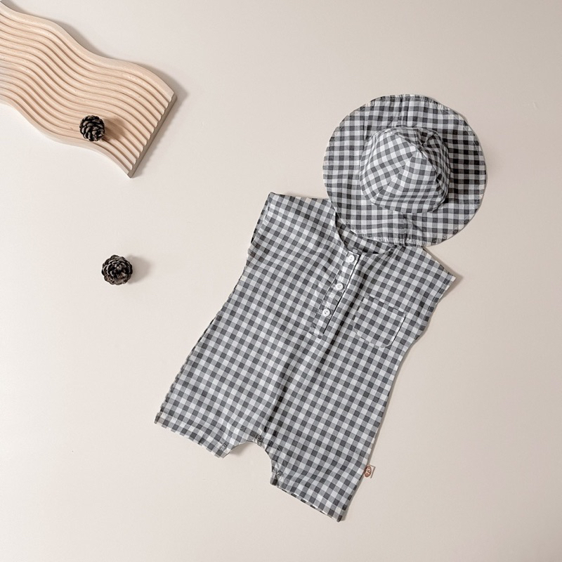 Set bộ liền thân sát nách caro kèm nón cho bé