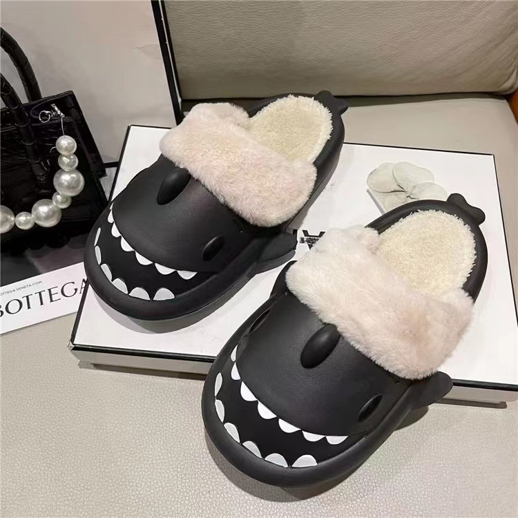 Dép bông đi trong nhà cute ấm áp và không thấm nước họa tiết cá mập dễ thương - 4 màu có sẵn