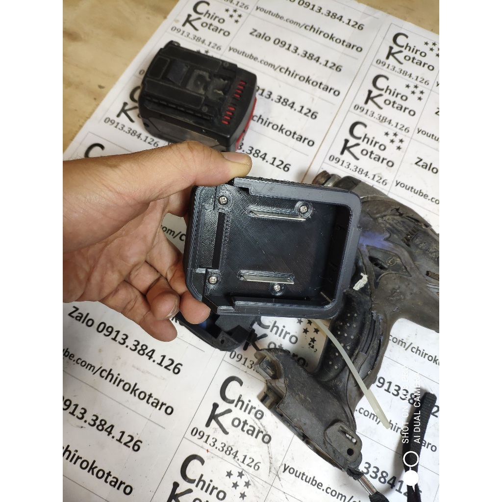 Đế chuyển máy Hitachi 14V 18V Li-ion dạng cài sang dùng pin Makita LXT, G, Bosch 14V 18V