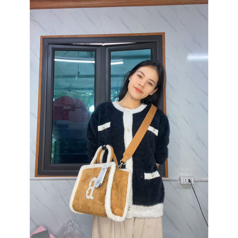 Túi M lb vuông quai xách lông size 25 mới nhất 2023