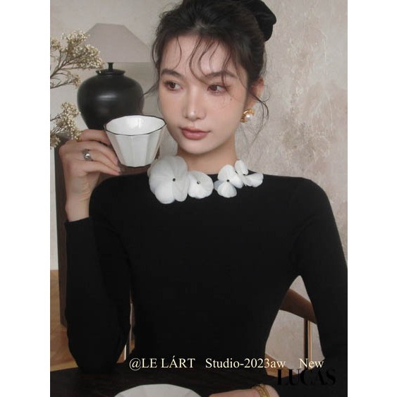 Áo len tăm cổ tàu viền hoa tay dài