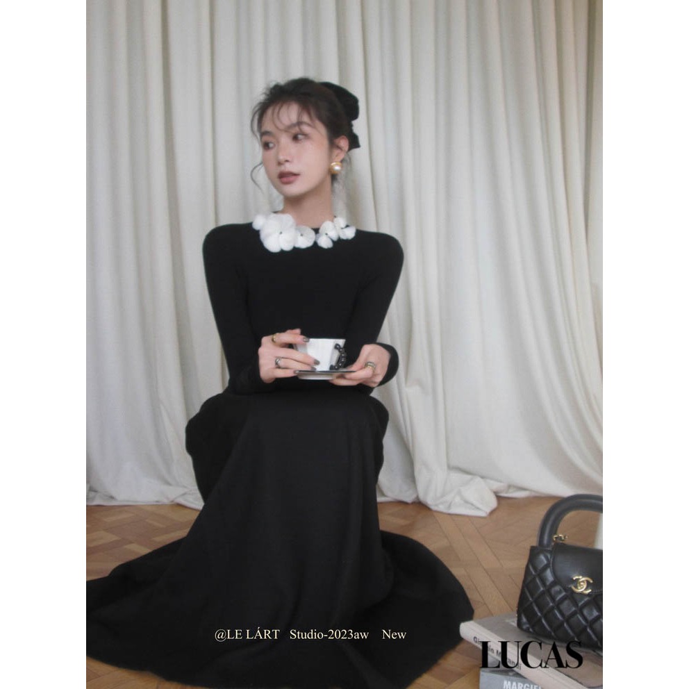 Áo len tăm cổ tàu viền hoa tay dài