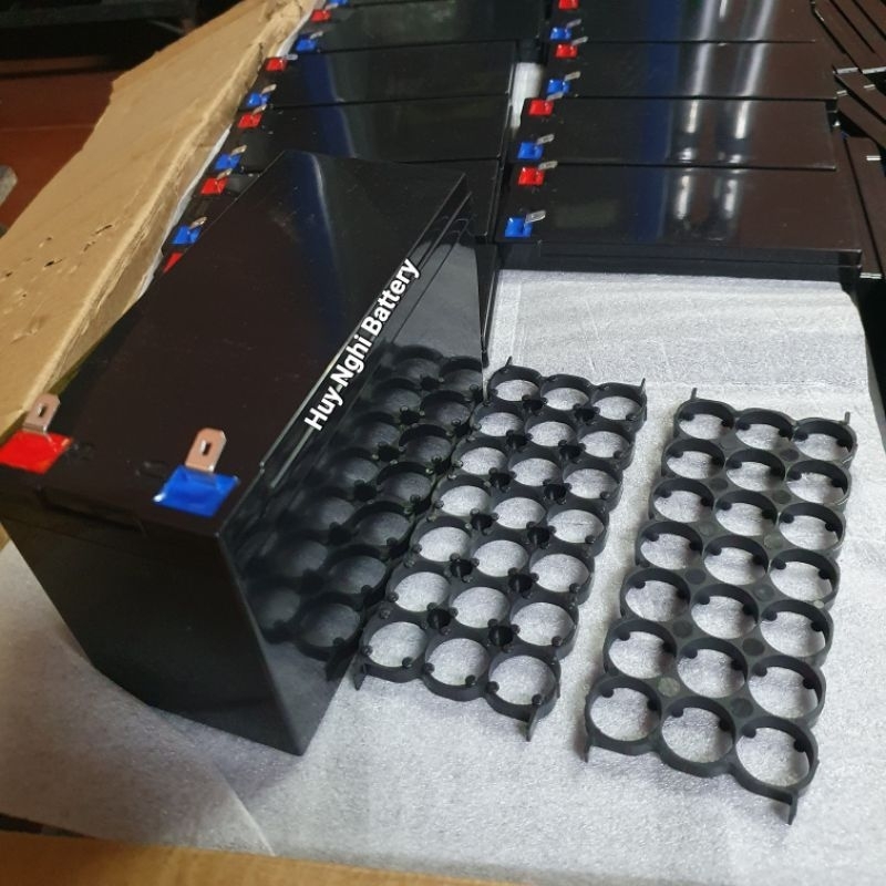 Hộp Đựng Pin Nhựa Dẻo: 21 Viên 18650 hoặc 8 Viên 32650 để
