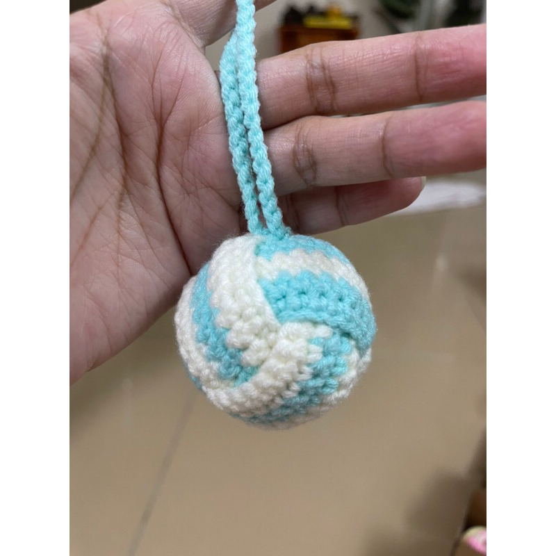 Móc khóa bóng chuyền bằng len