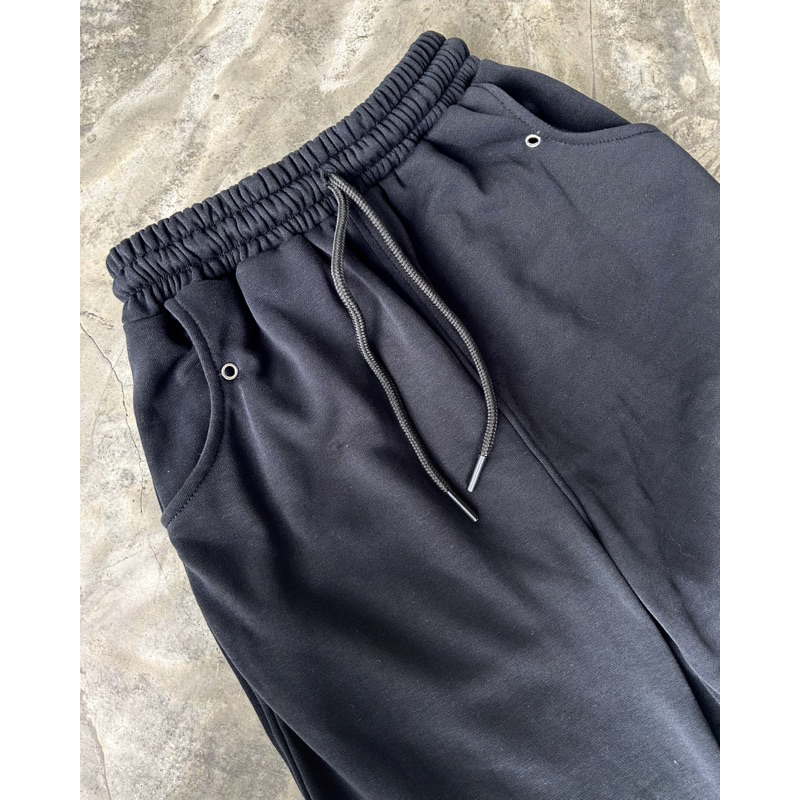 Quần thun đen đóng khoen TF BOOTCUT TRACK PANTS