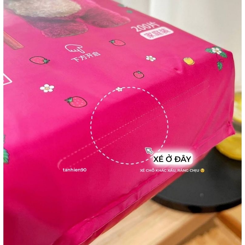 Gói 200 tờ khăn giấy lau mặt khô đa năng gấu dâu LOTSO treo tường cao cấp