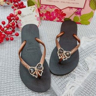 DÉP ĐEN QUAI ĐỒNG MIX CHARM