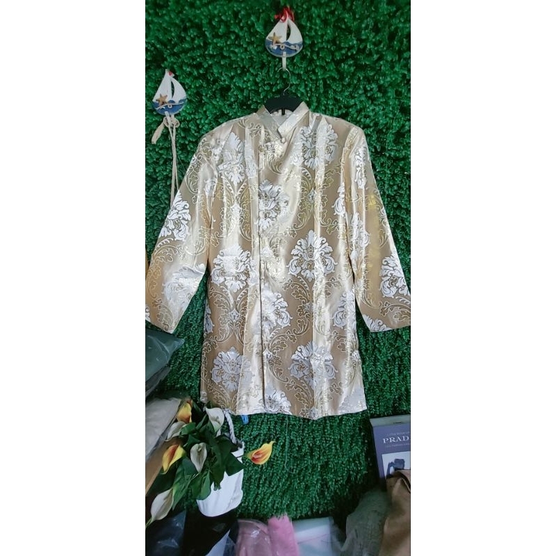 Áo dài nam gấm vàng mới đẹp
