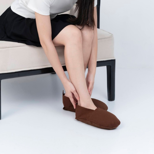 Giày Điện Thảo Dược Giảm Đau Tê Bì Bàn Chân - Làm Nóng Bằng Điện Bách Thảo