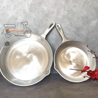 CHẢO GANG ĐÚC TAY CẦM nguyên khối .Xào rau, nấu cơm cháy, bò né, hào sốt.Chảo truyền thống , giữ nhiệt tốt SIZE 20, 25cm