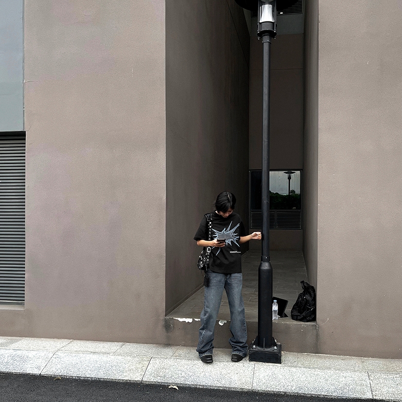 MEDISN - Áo thun tay ngắn SPARK BLACK BOXY T-SHIRT