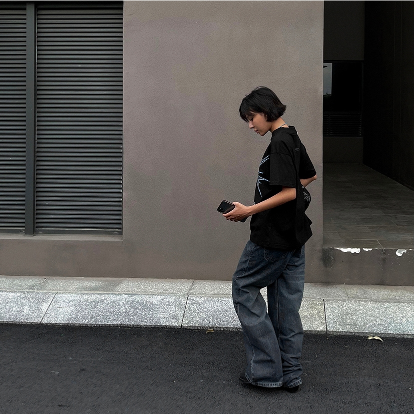 MEDISN - Áo thun tay ngắn SPARK BLACK BOXY T-SHIRT