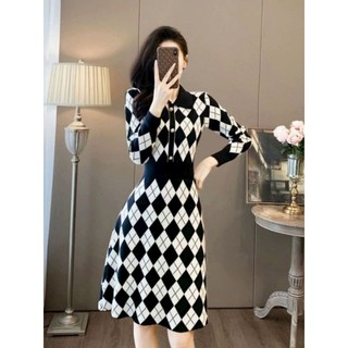 ĐẦM LEN CARO CỔ BẺ