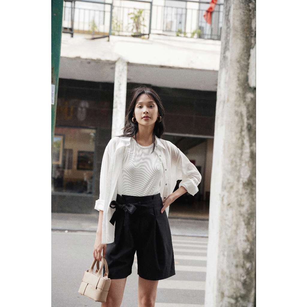 Áo sơ mi nữ oversize MONO TALK vải tơ mềm xẻ tà hai bên sườn T10006TK