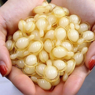 Viên nang sữa tinh chất vc làm sáng sắc tố , chống lão hoá ,dưỡng ẩm ,trắng da.