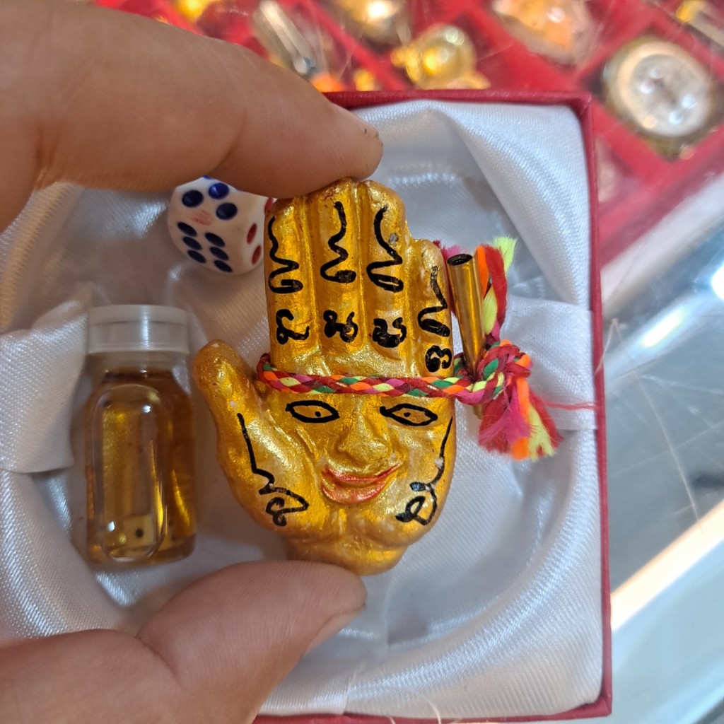 Bàn Tay Phra Hermit Thái Lan - Đánh Bại Số Phận, Xúc Xắc Cờ Bạc