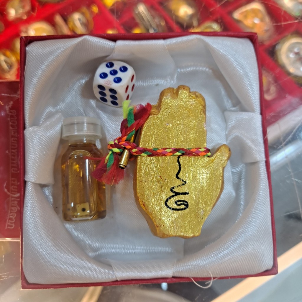 Bàn Tay Phra Hermit Thái Lan - Đánh Bại Số Phận, Xúc Xắc Cờ Bạc