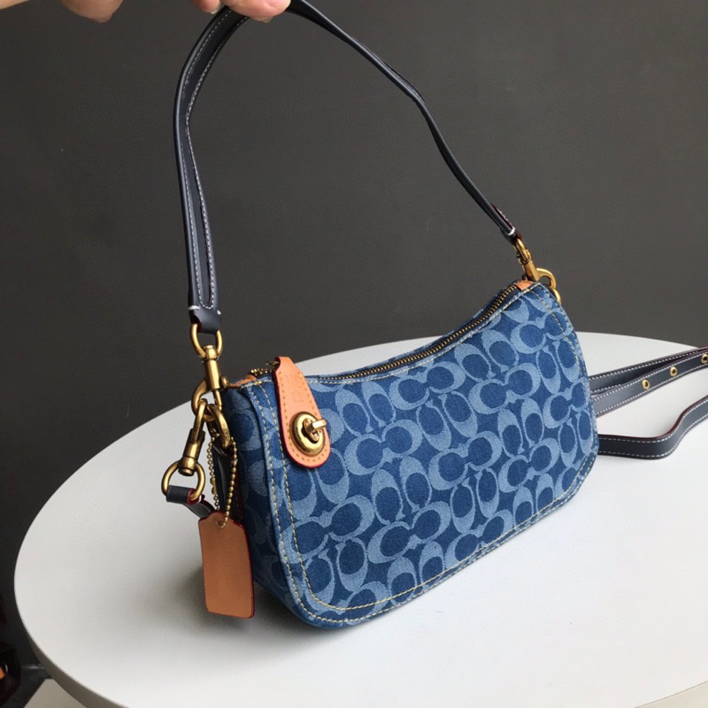 Túi coach swinger denim màu mới