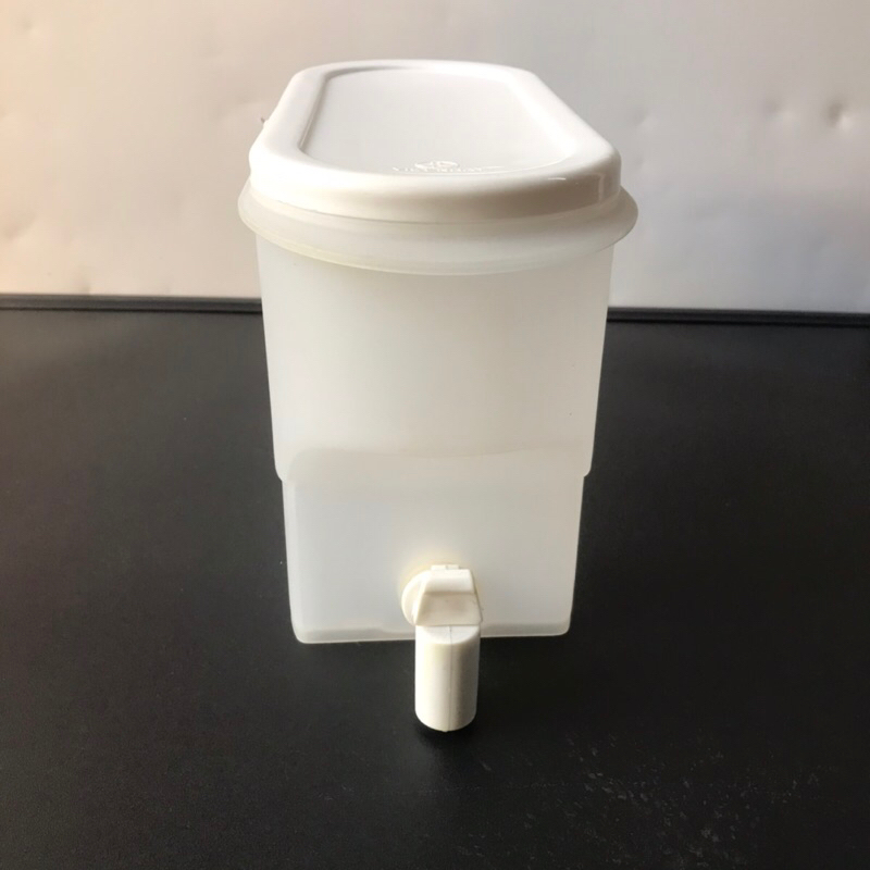 Bình Nhựa Đựng Nước Có Vòi