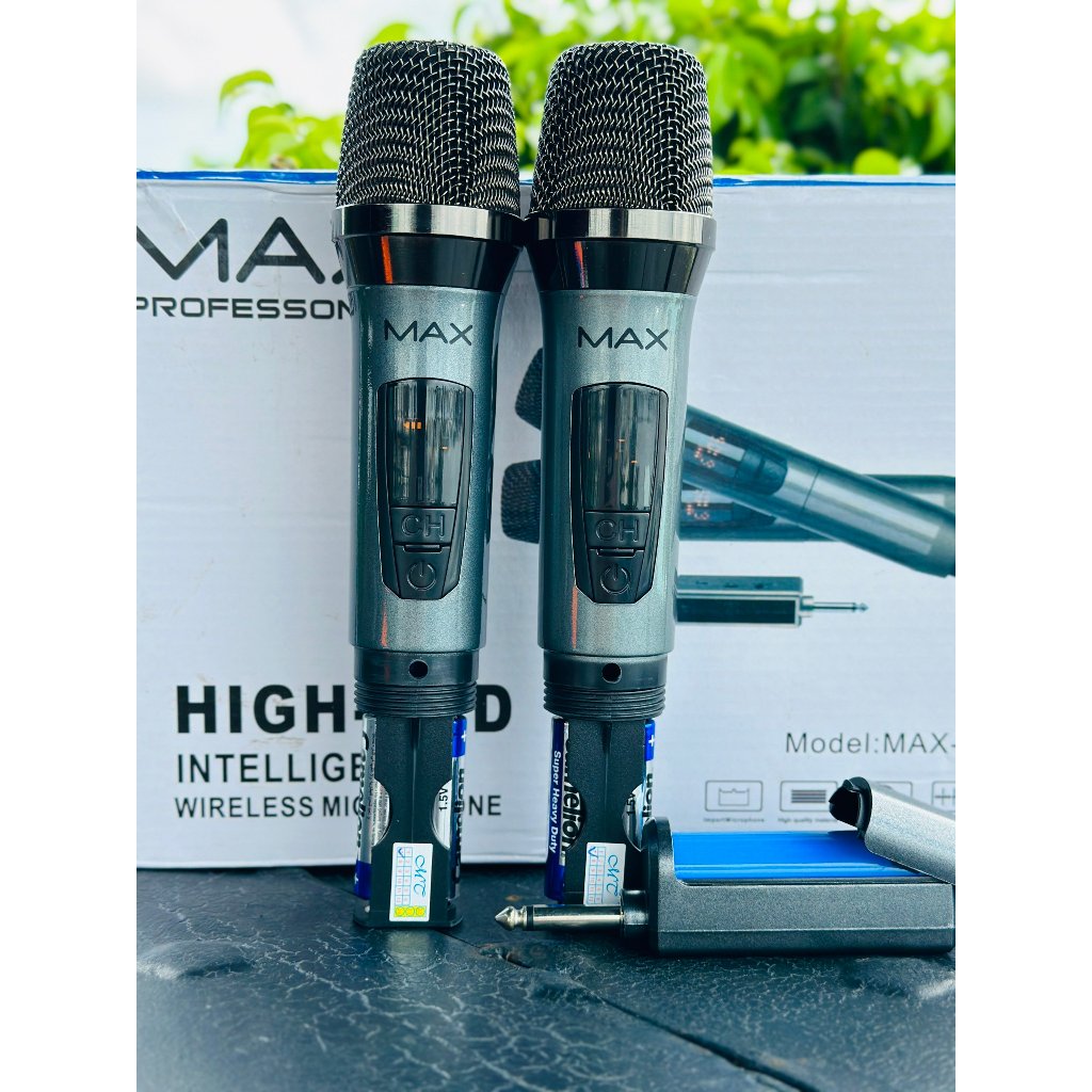 Combo 2 Micro đa năng không dây MAX 39 hát karaoke gia đình cực hay trang bị màn hình LCD hiển thị tần số