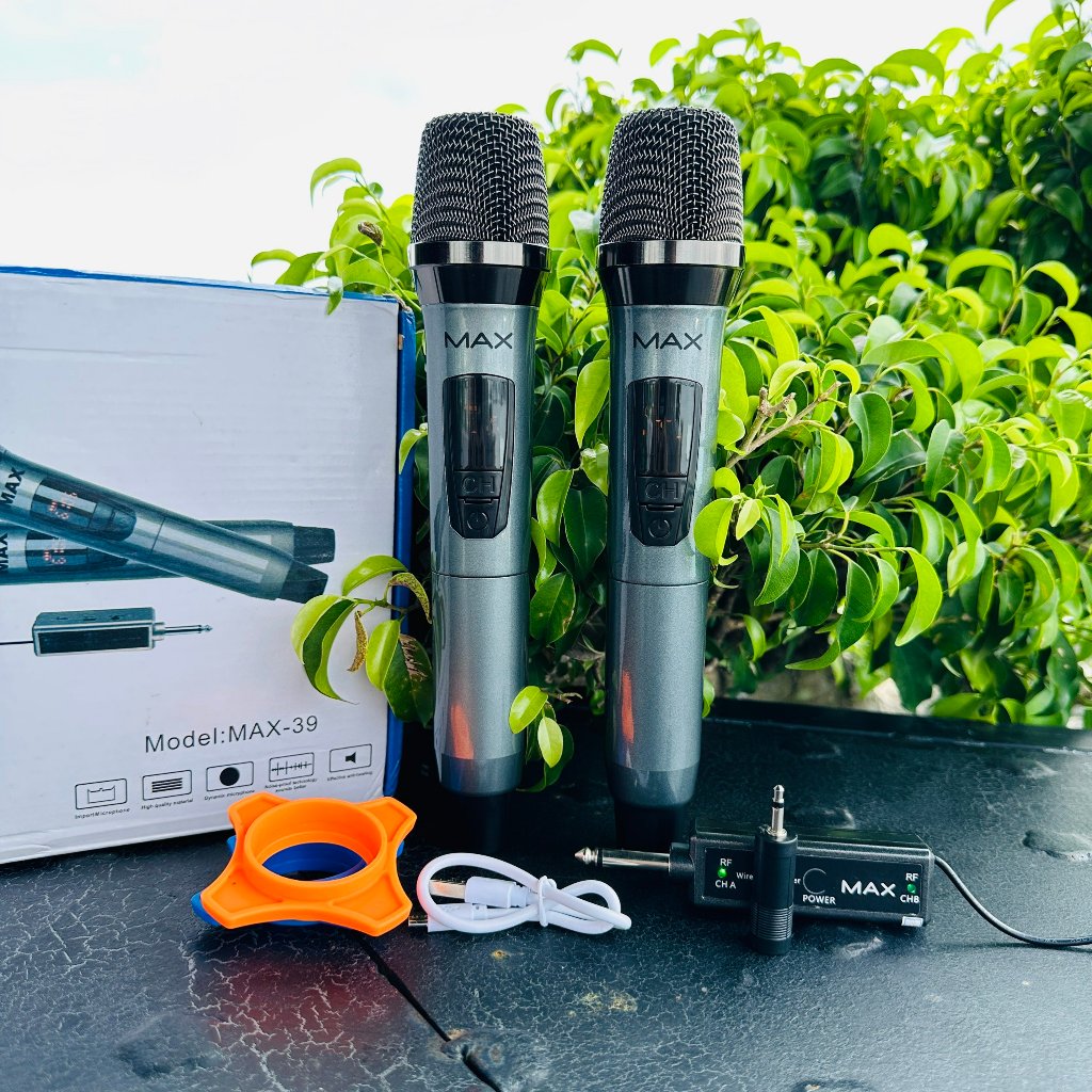 Combo 2 Micro đa năng không dây MAX 39 hát karaoke gia đình cực hay trang bị màn hình LCD hiển thị tần số