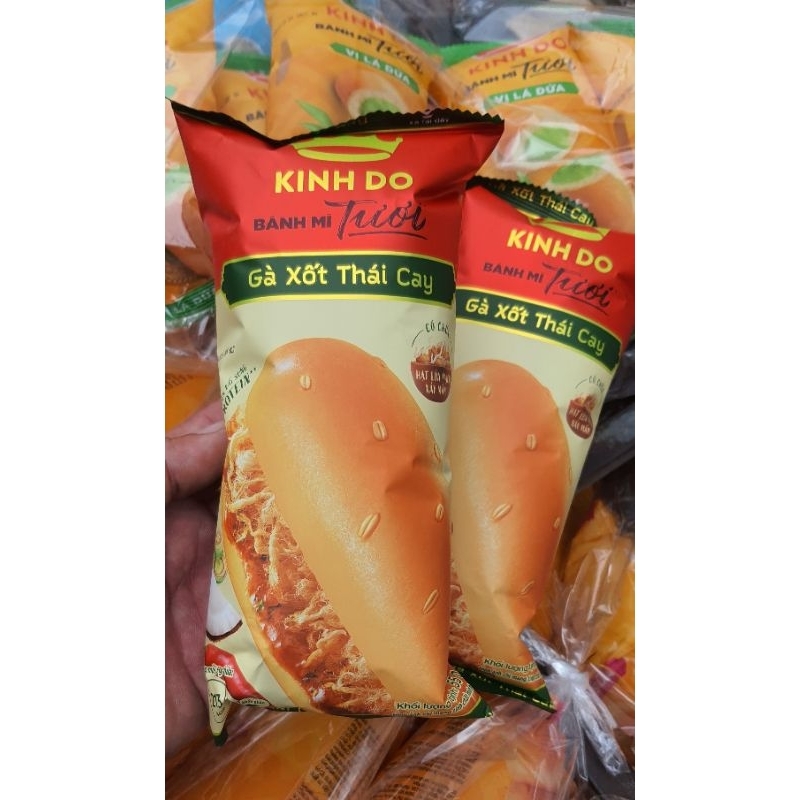 Bánh mì tươi Kinh Đô Gà Xốt Thái, lốc 5 bánh× 55gam
