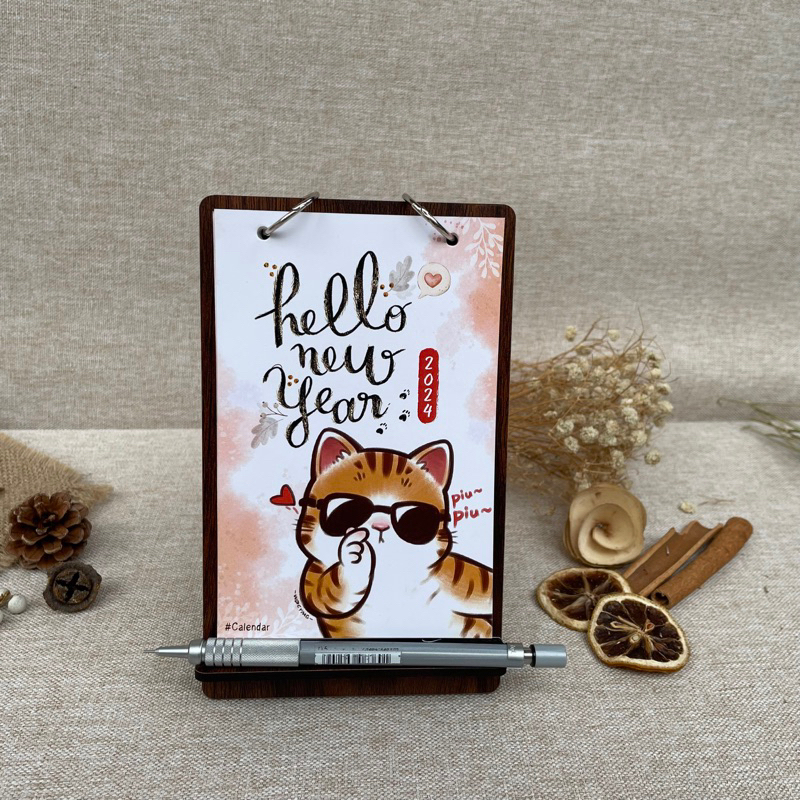 Lịch để bàn đế gỗ 2024 CÓ LỊCH ÂM và NOTE, nhận in chèn logo theo yêu cầu từ 20 bộ